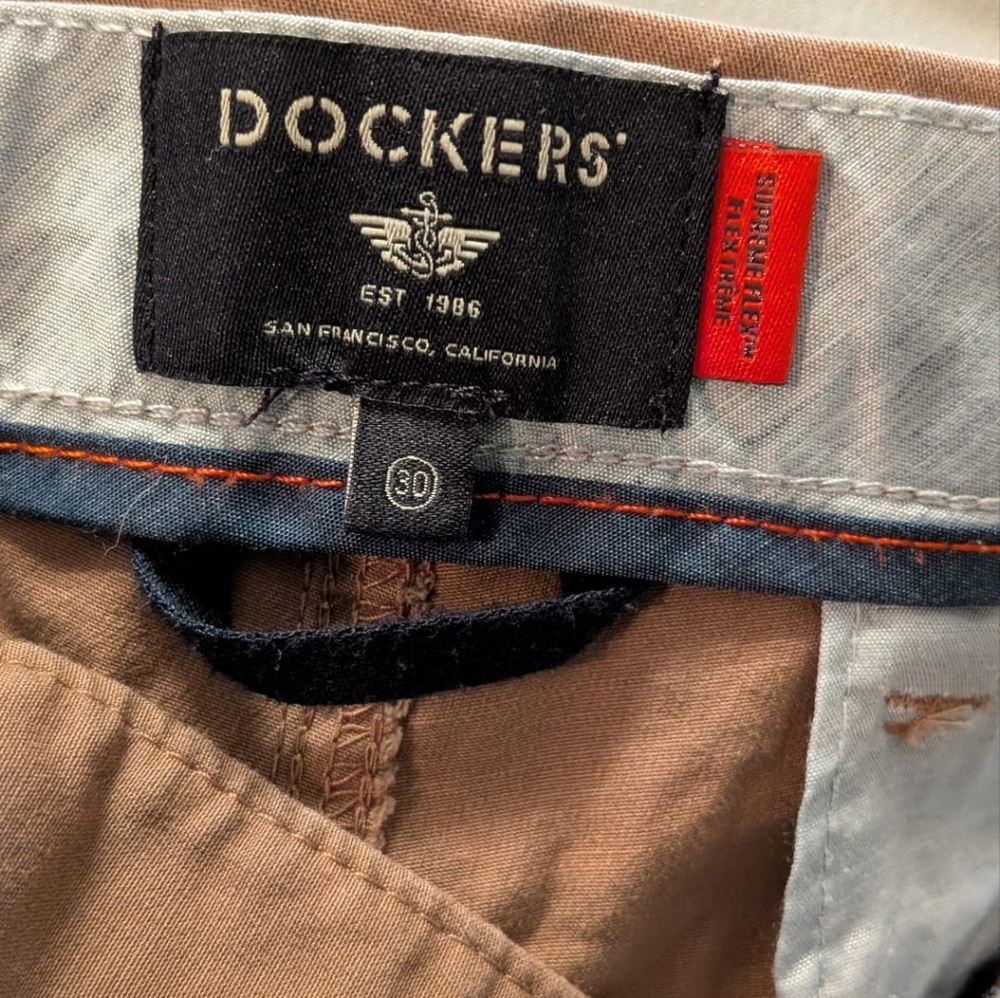 Dockers Dark Salmon Cargo Cotton Shorts, Size W 30 - Picture 15 of 15